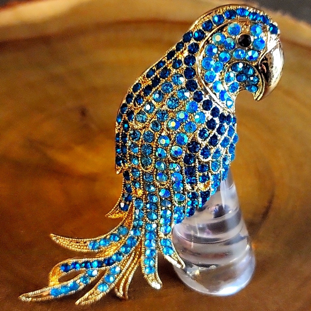 Large Parrot Pendant/Brooch - NWOT